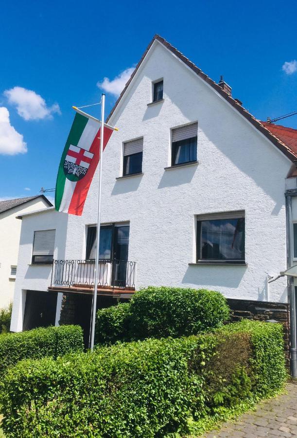 Auszeit Rhein-Mosel Apartman Waldesch Kültér fotó